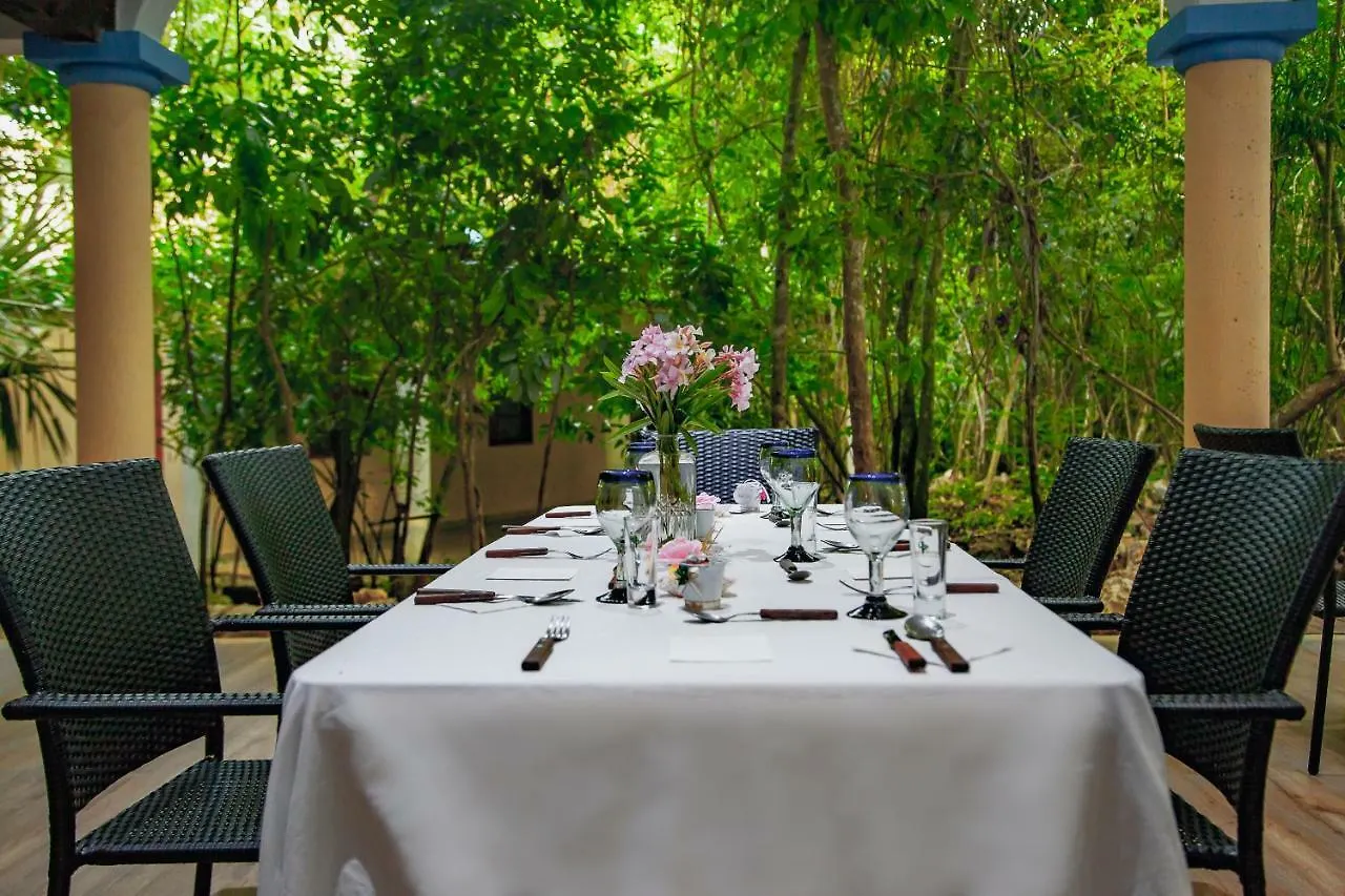La Hacienda Cancun- El Ramonal, Monkey Sanctuary 호텔 칸쿤